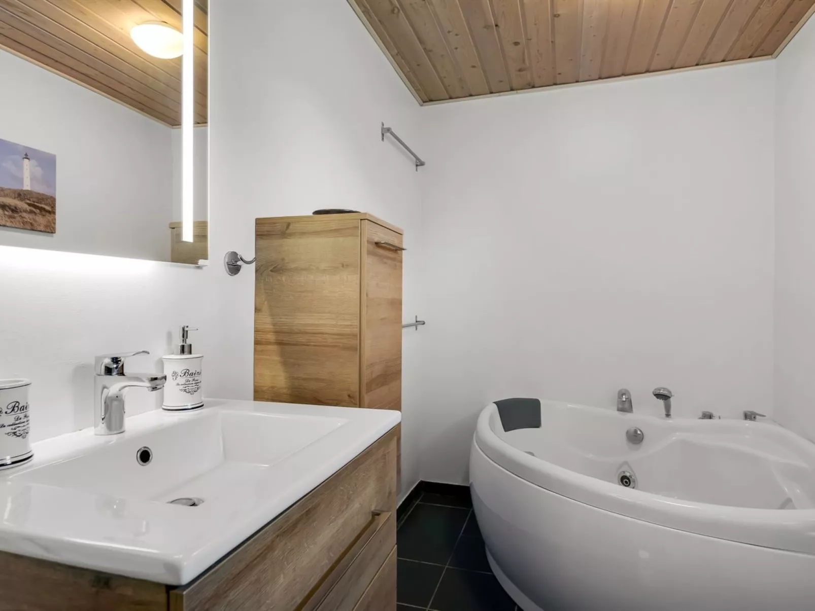 "Denisa" - 2.3km from the sea-Binnen