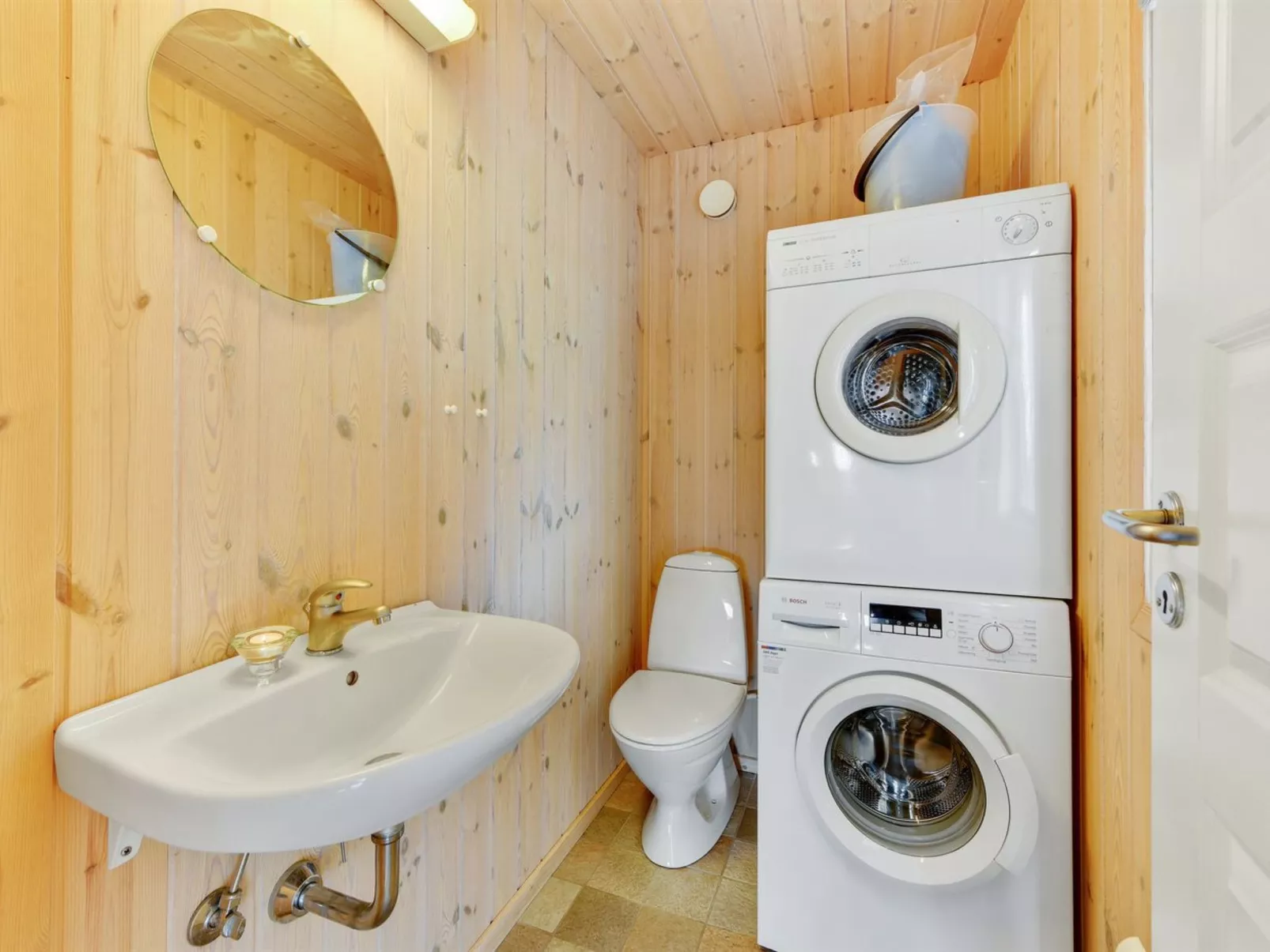 "Electra" - 500m to the fjord-Binnen