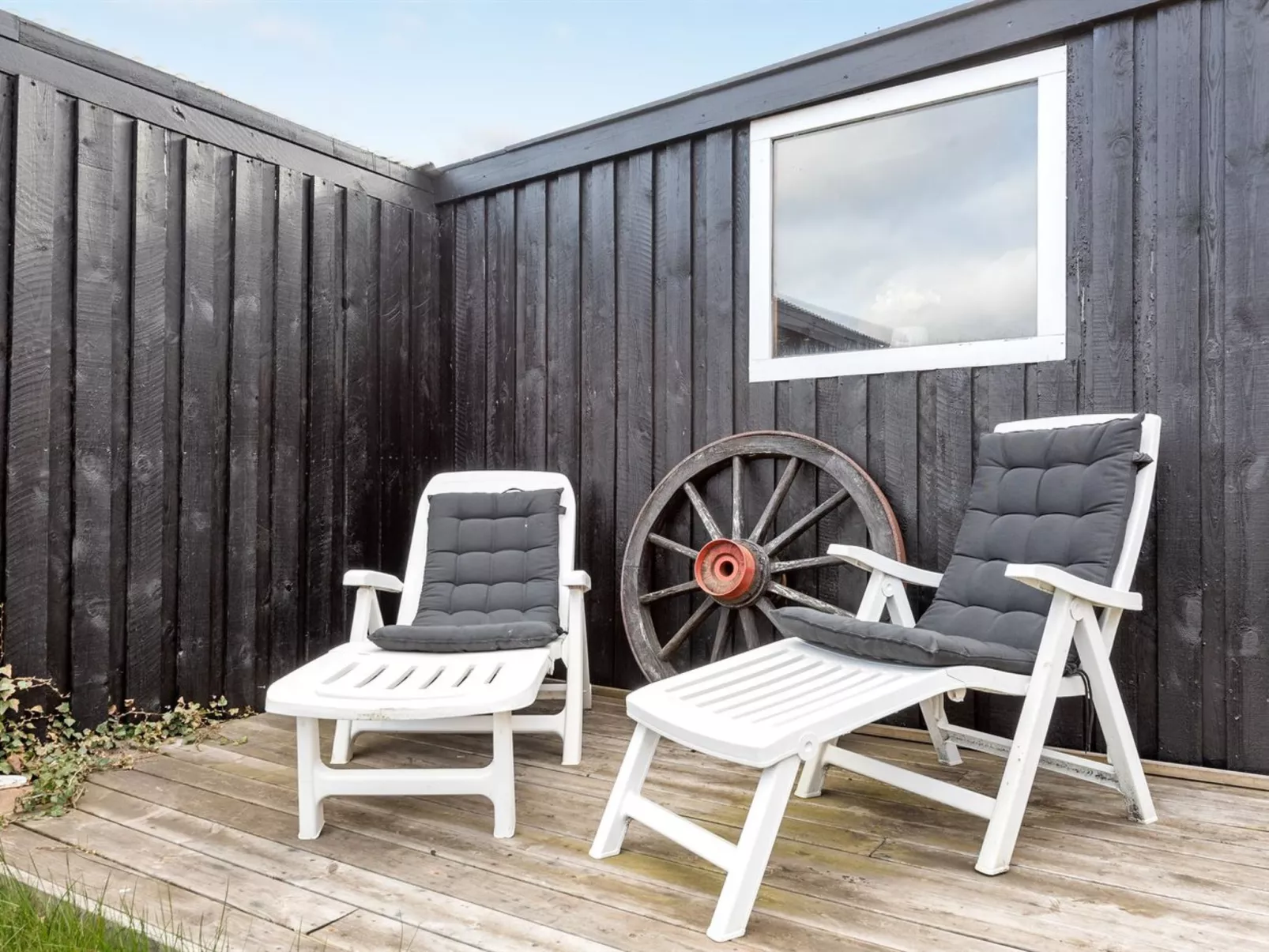 "Gizella" - 850m to the fjord-Buiten