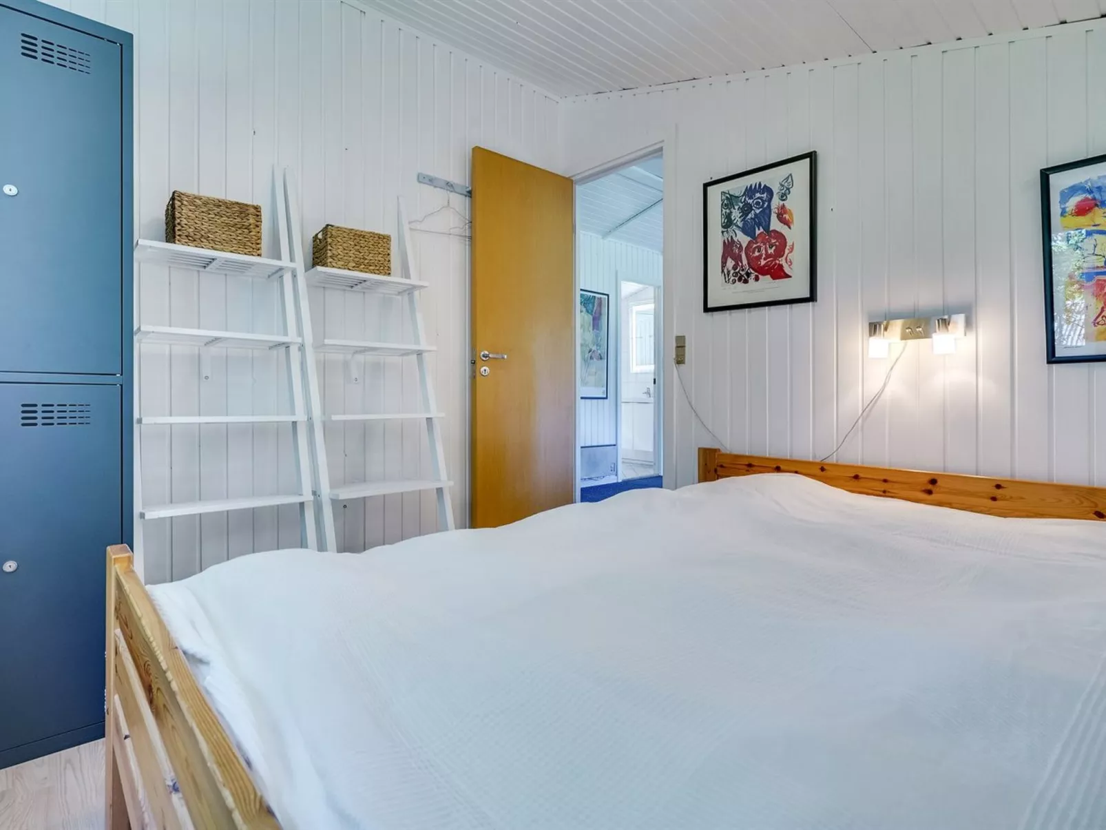 "Elinbjörn" - 1km from the sea-Binnen