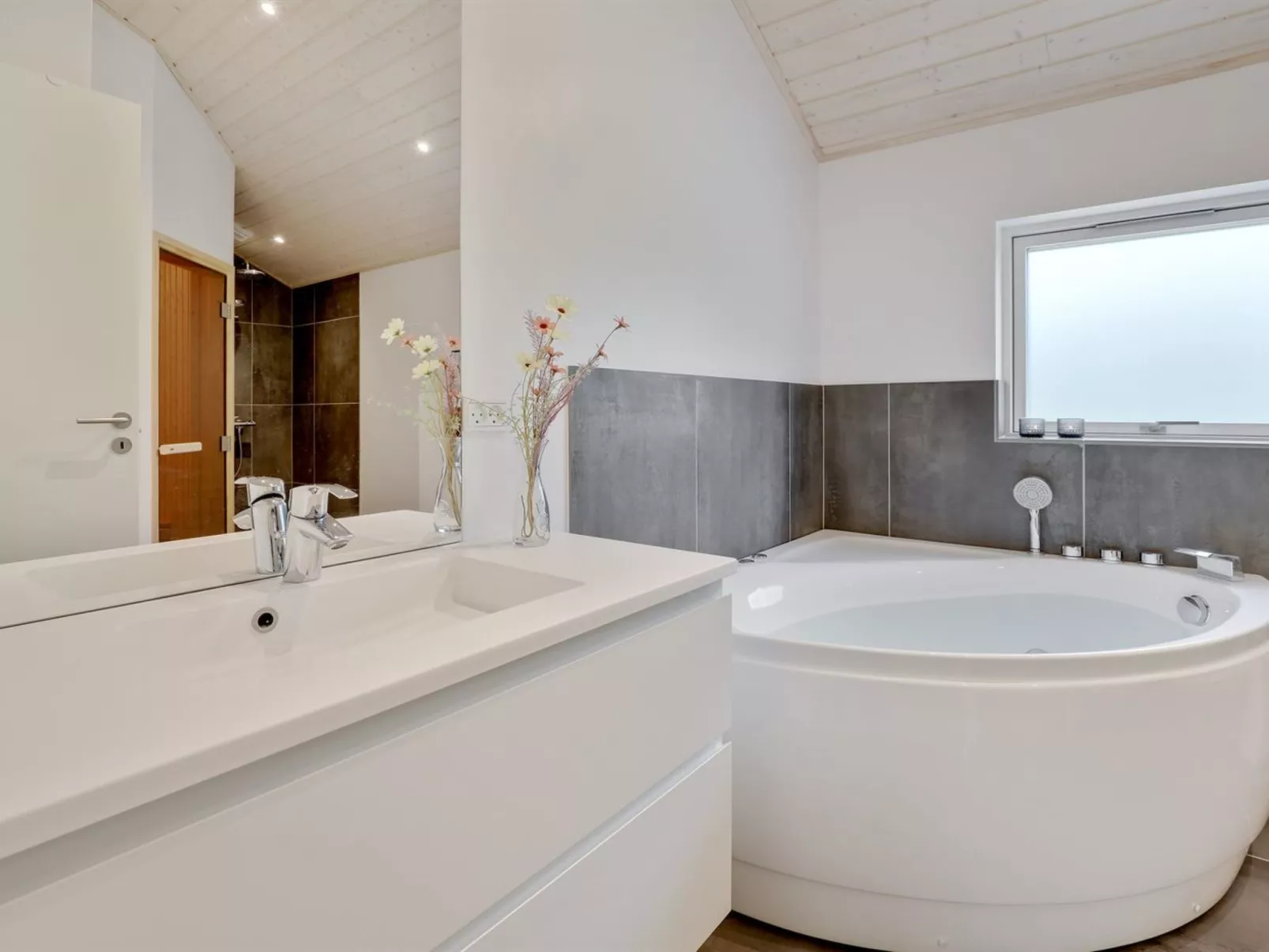 "Iivo" - 350m from the sea-Binnen