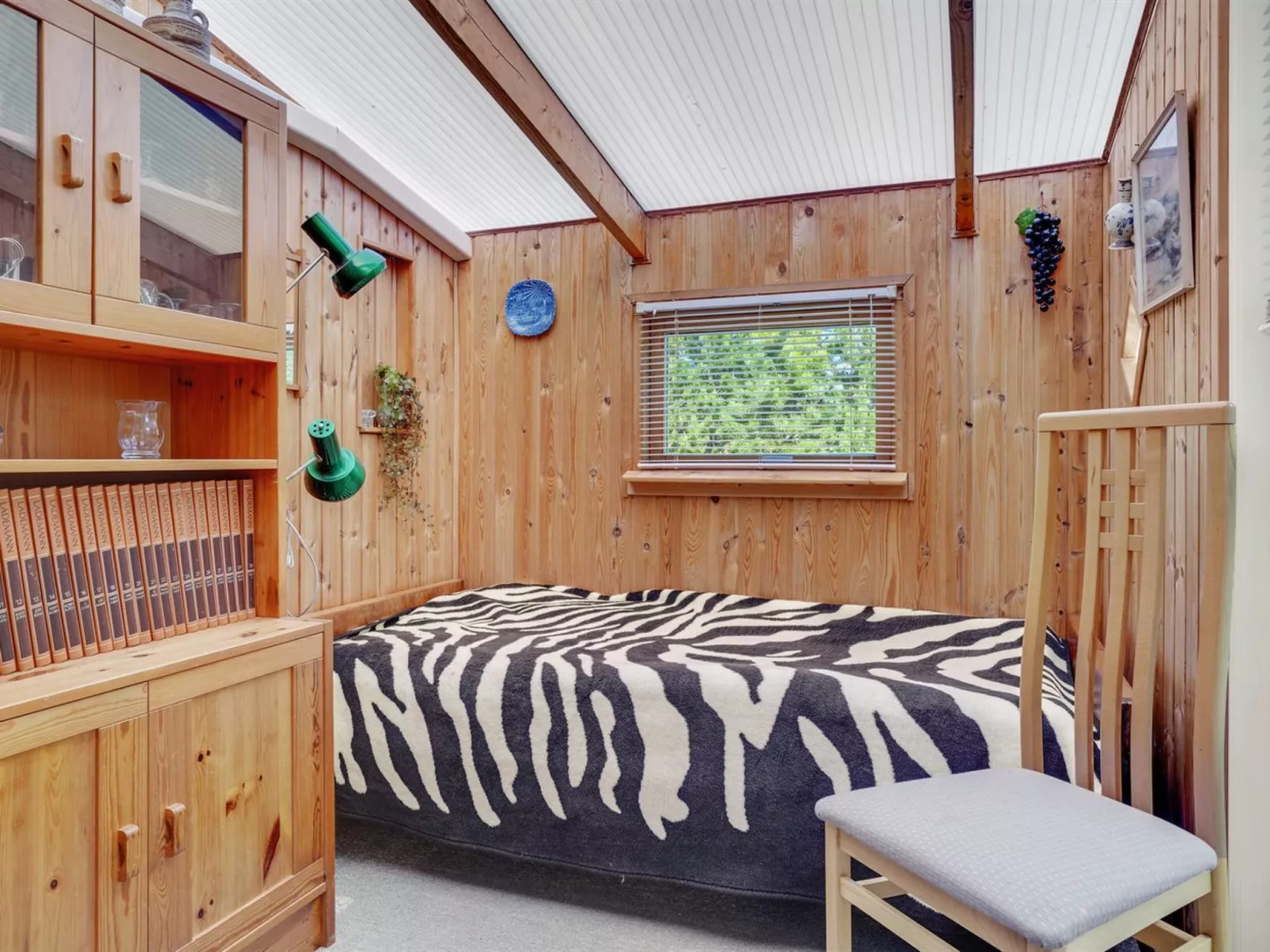 "Dorith" - 100m from the sea-Binnen