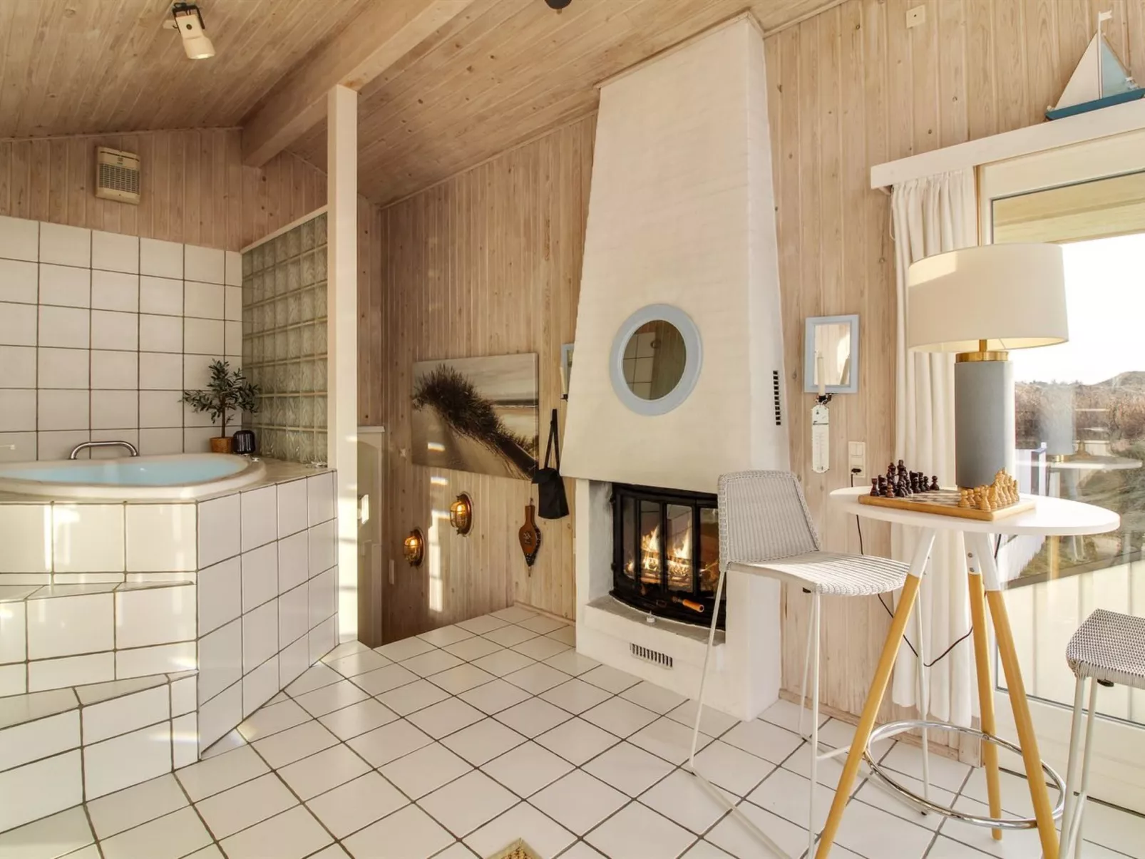 "Rutha" - 45m from the sea-Binnen