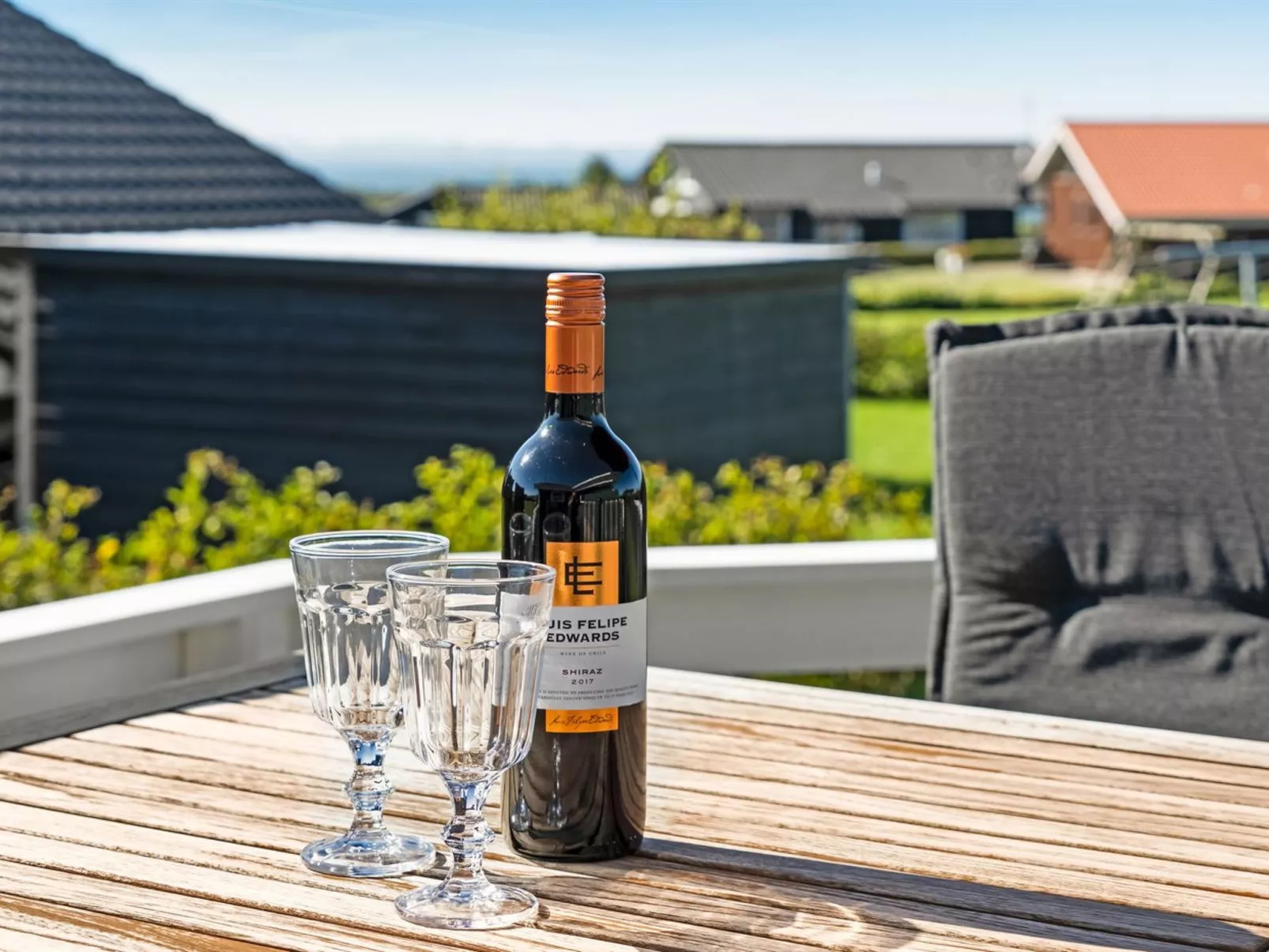 "Brynjolf" - 350m to the fjord-Buiten