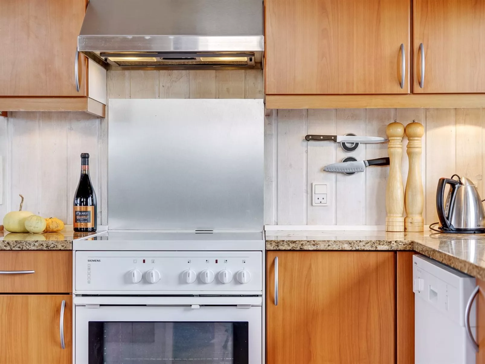 "Lien" - 160m from the sea-Binnen