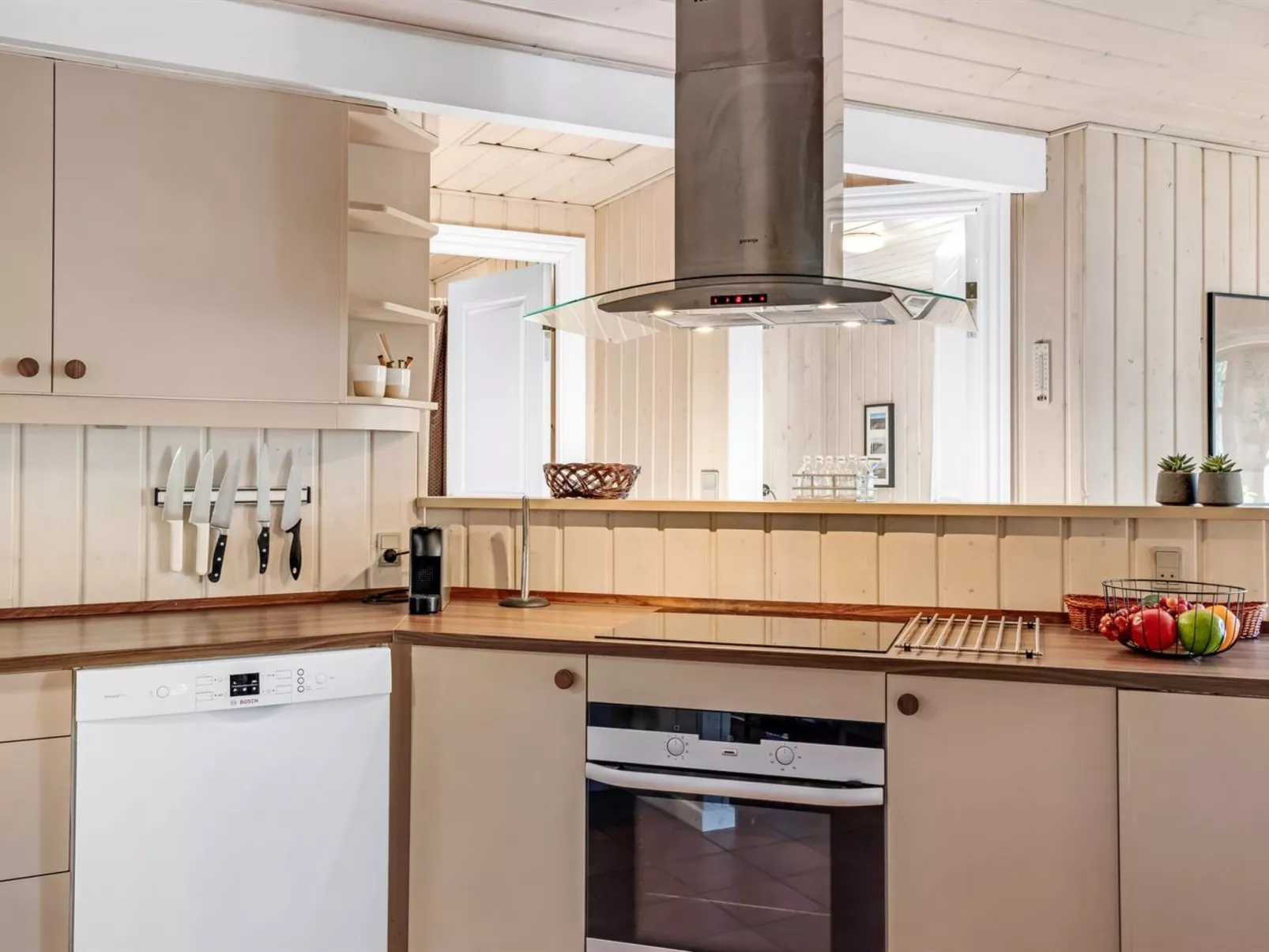 "Heralda" - 3.3km from the sea-Binnen