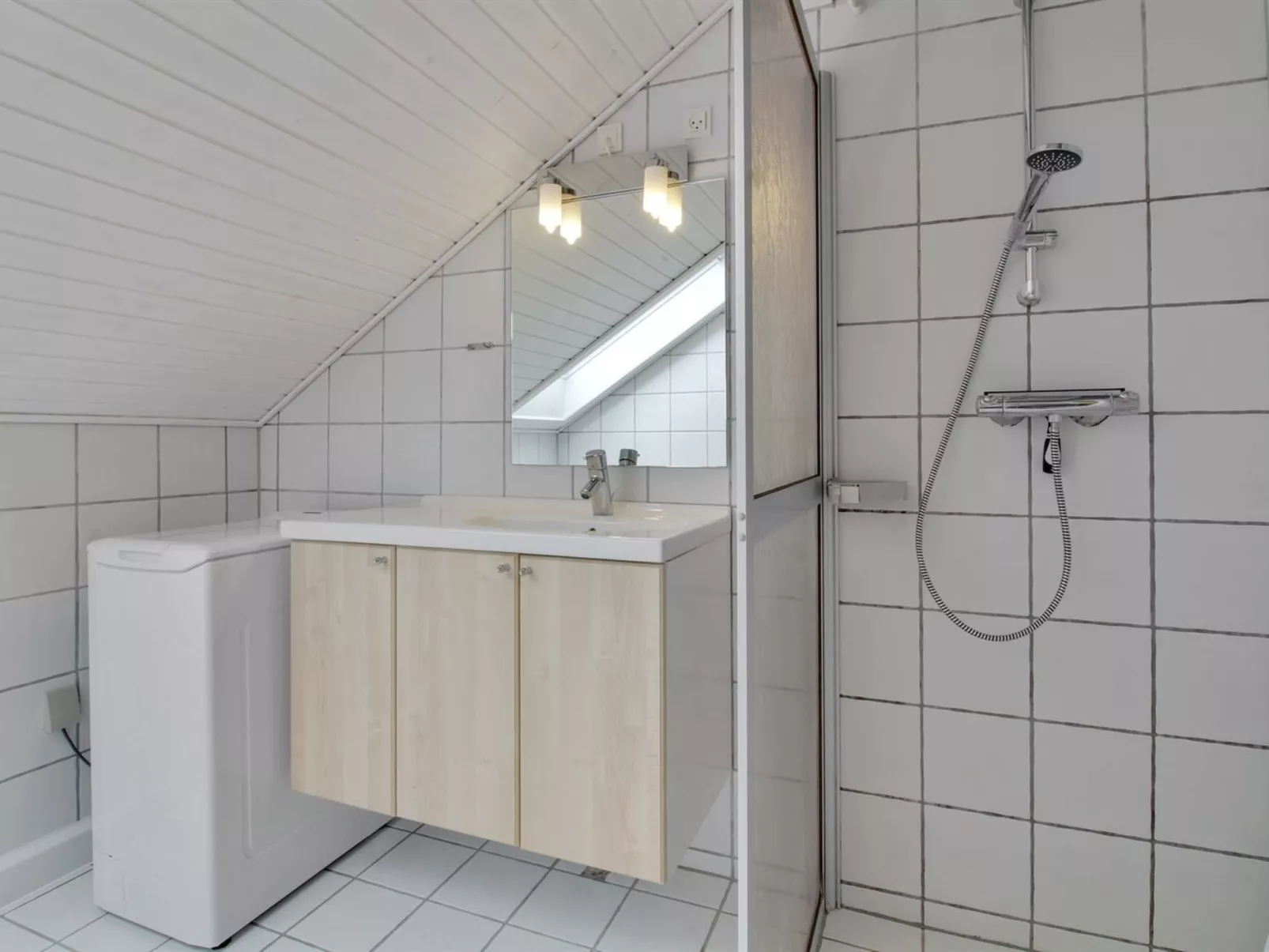 "Héléne" - 2.3km from the sea-Binnen