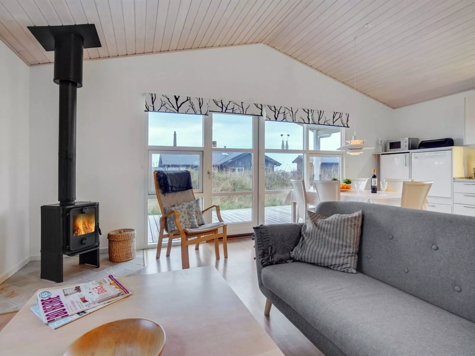 "Clarissa" - 300m from the sea-Binnen