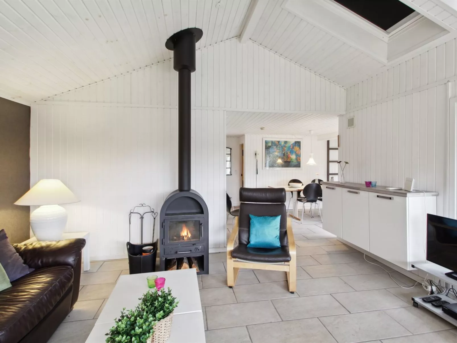 "Iris" - 300m from the sea-Binnen