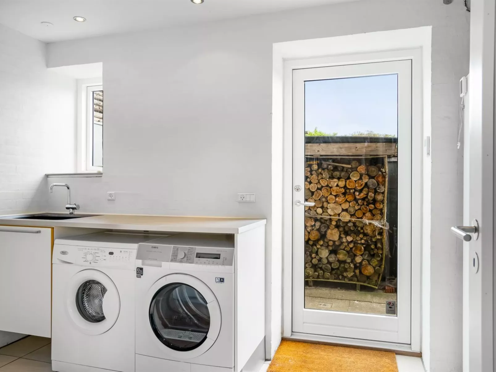 "Tinea" - 50m from the sea-Binnen