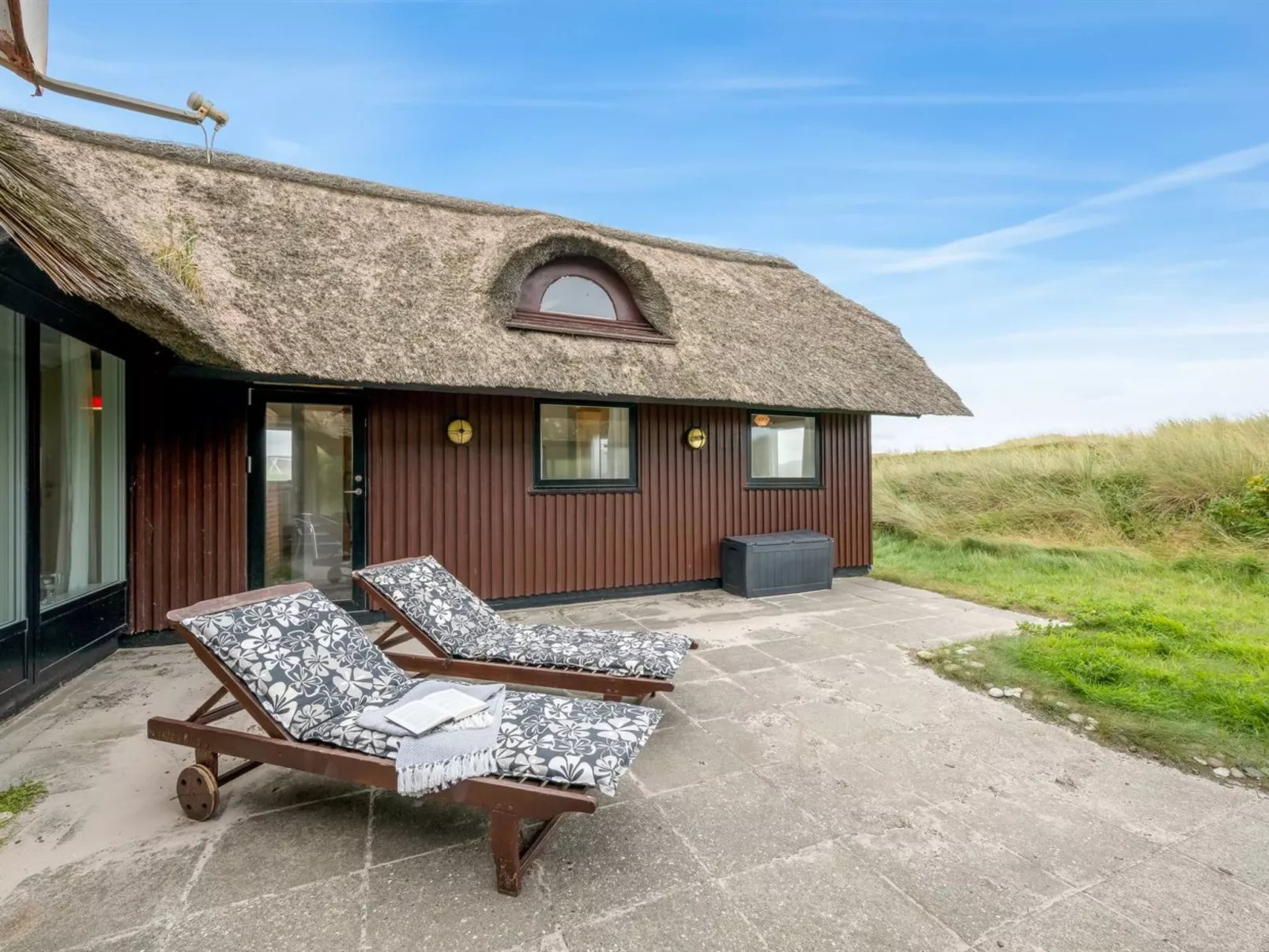 "Nicolaus" -  from the sea-Buiten