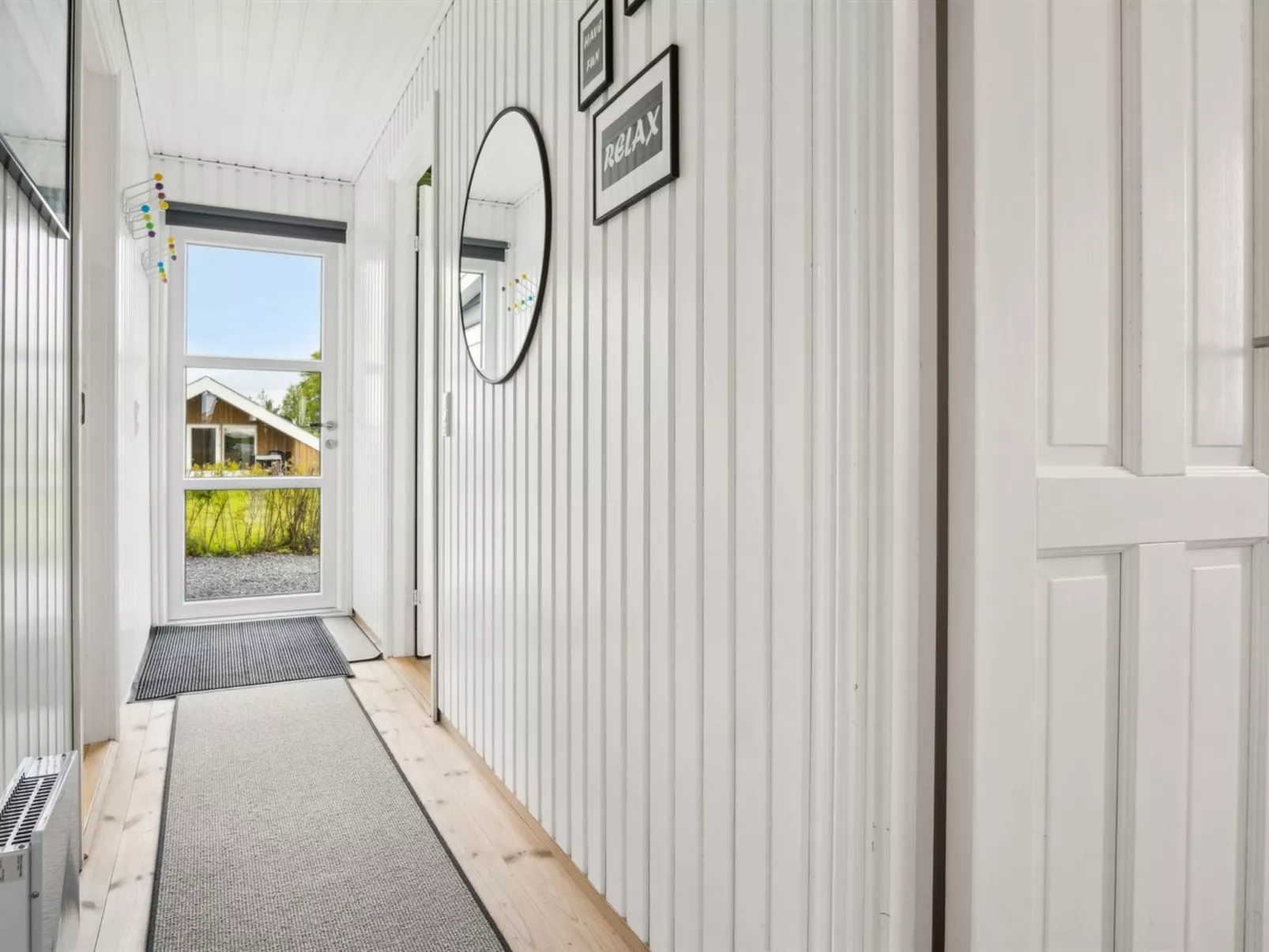 "Elvina" - 200m from the sea-Binnen