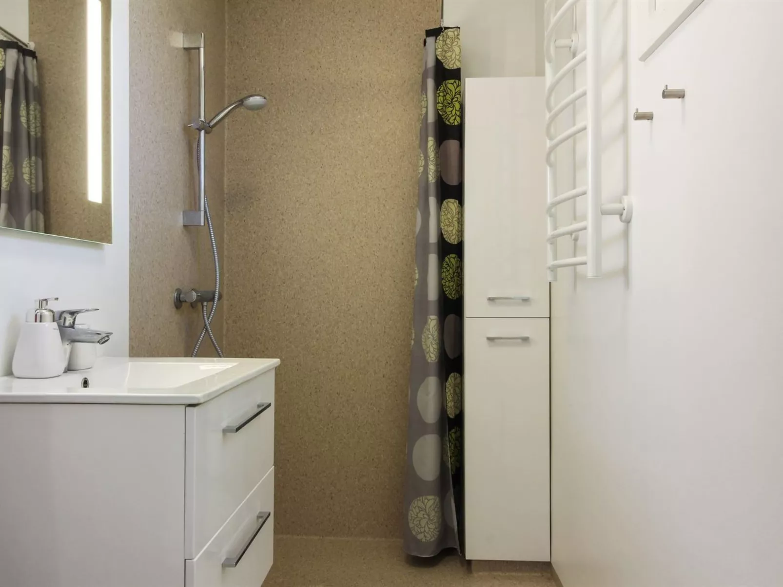 "Touko" - 850m from the sea-Binnen