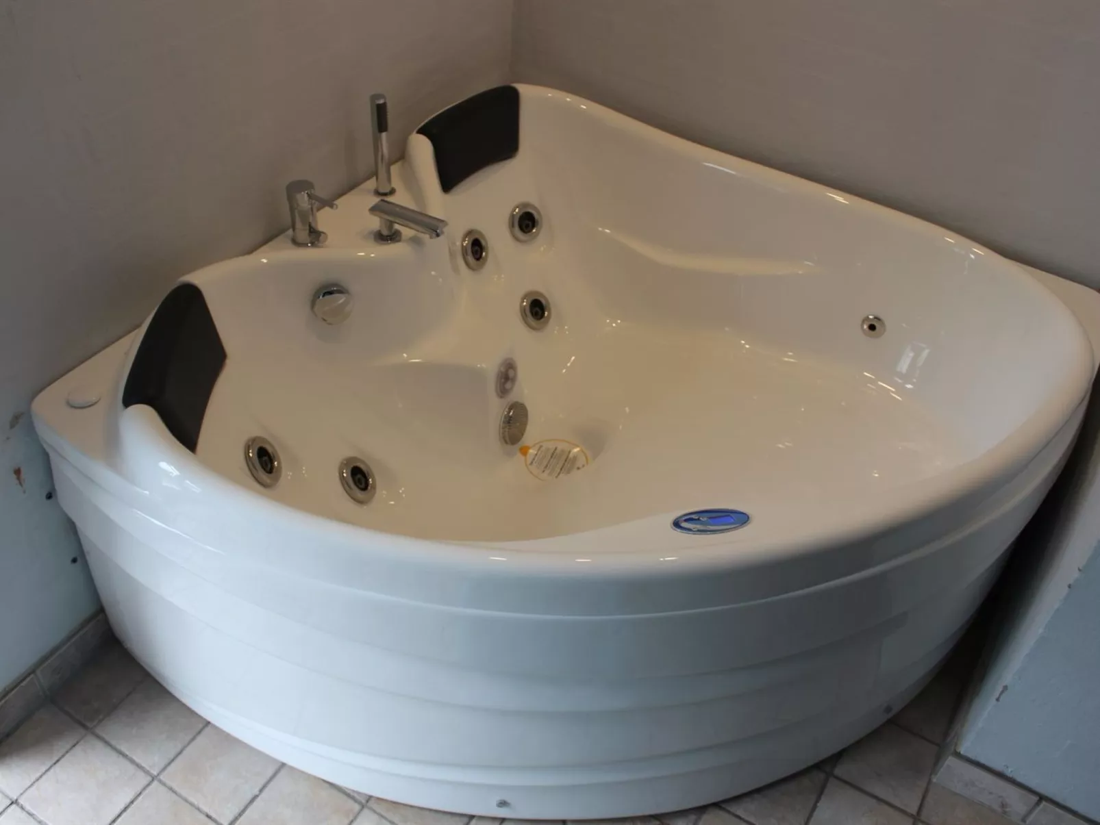 "Karstina" - 1km from the sea-Binnen