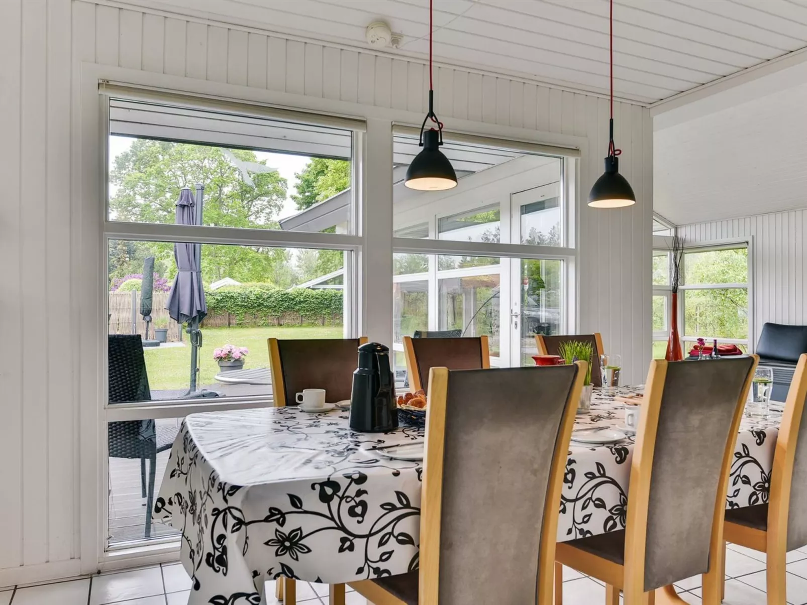 "Riaan" - 200m from the sea-Binnen