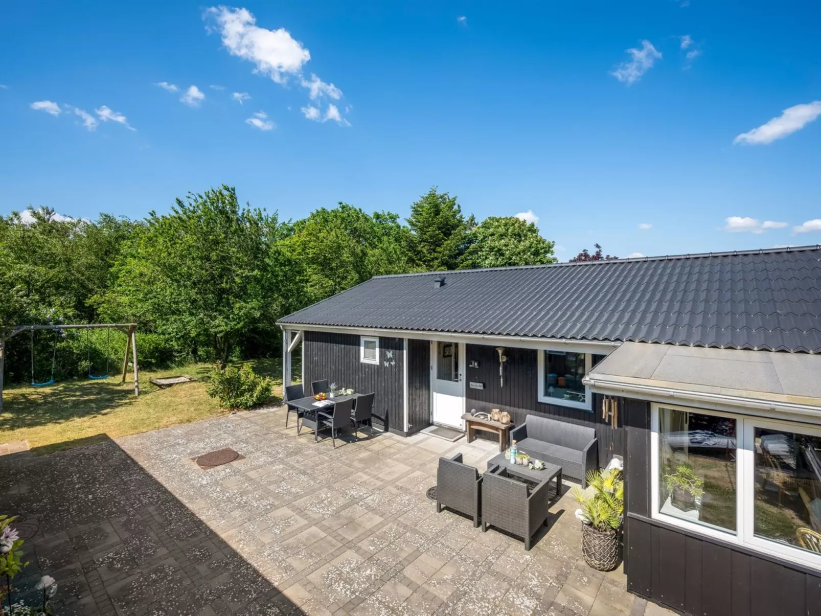 "Sebine" - 400m to the fjord-Buiten