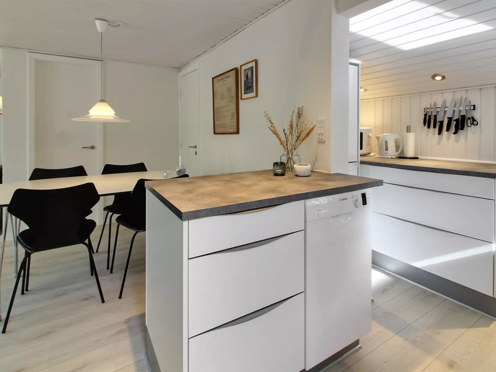 "Eliene" - 500m from the sea-Binnen