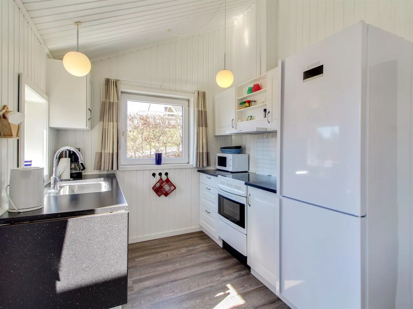 "Rani" - 800m from the sea-Binnen