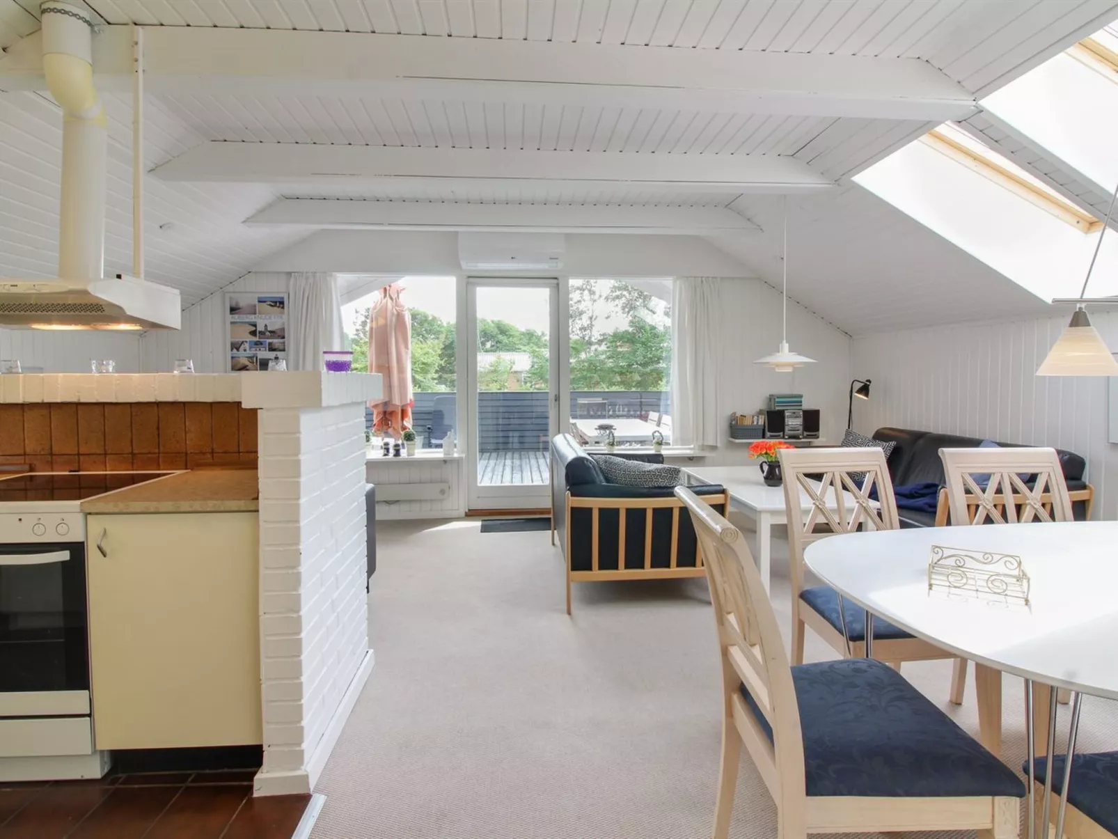 "Halli" - 700m from the sea-Binnen