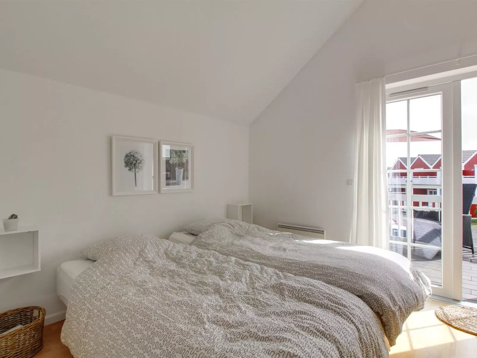 "Vinny" - 1.2km from the sea-Binnen