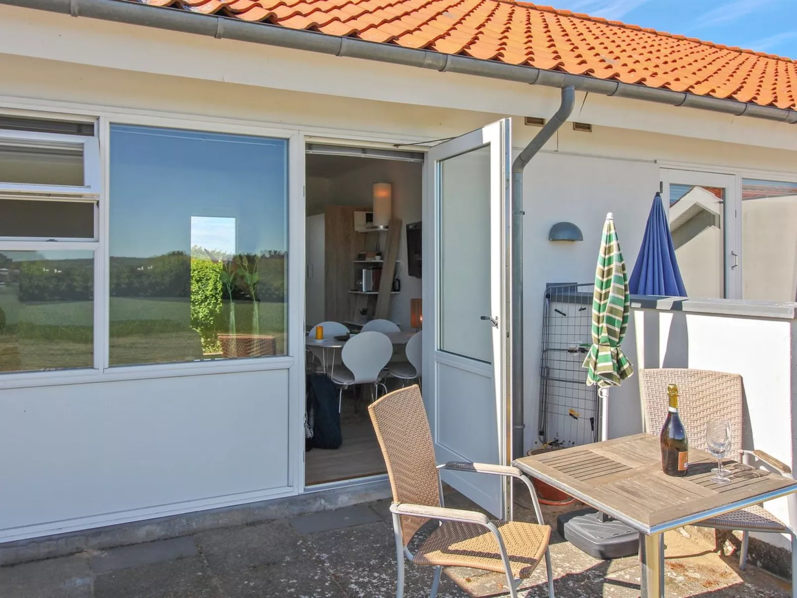 "Annemai" - 500m from the sea-Buiten