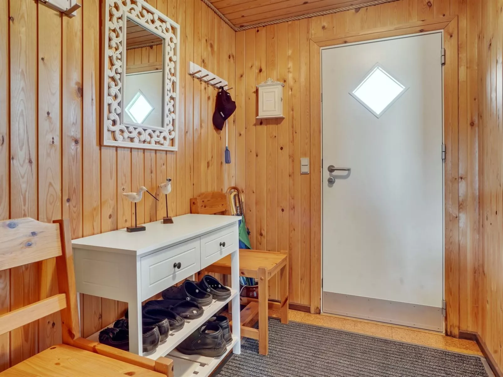 "Edna" - 800m from the sea-Binnen