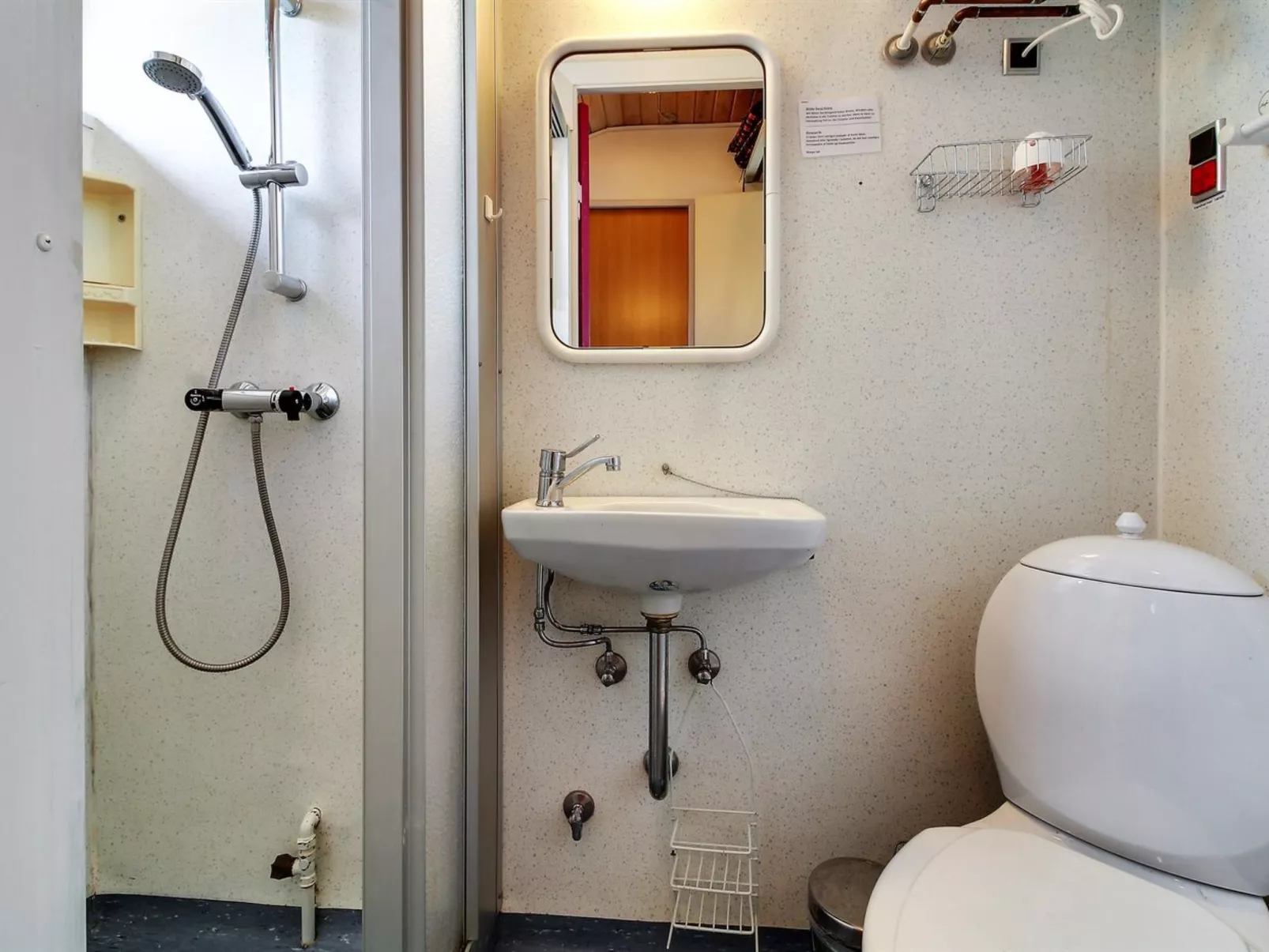 "Genadij" - 1km from the sea-Binnen