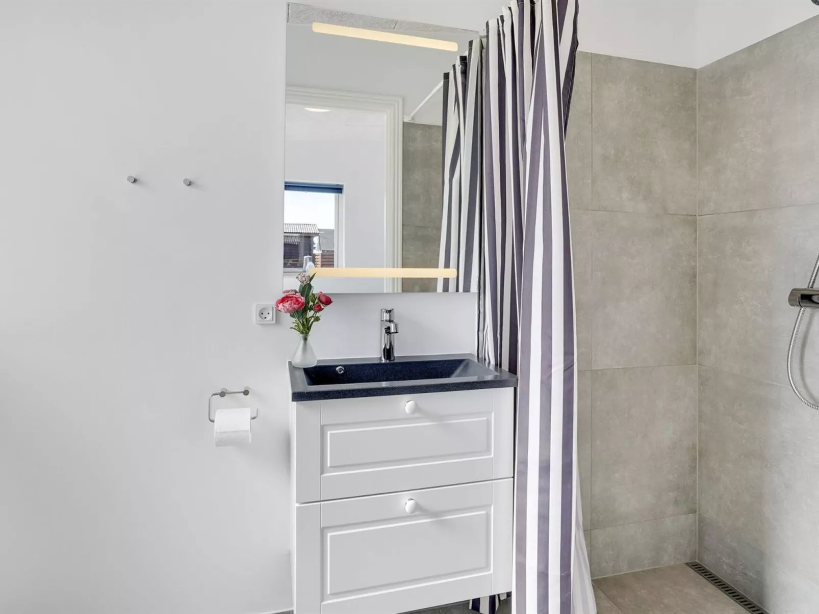 "Alf" - 200m from the sea-Binnen