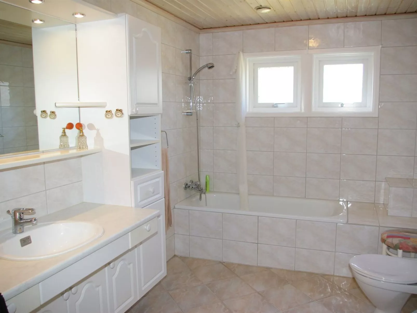 "Veikko" - 150m from the sea-Binnen