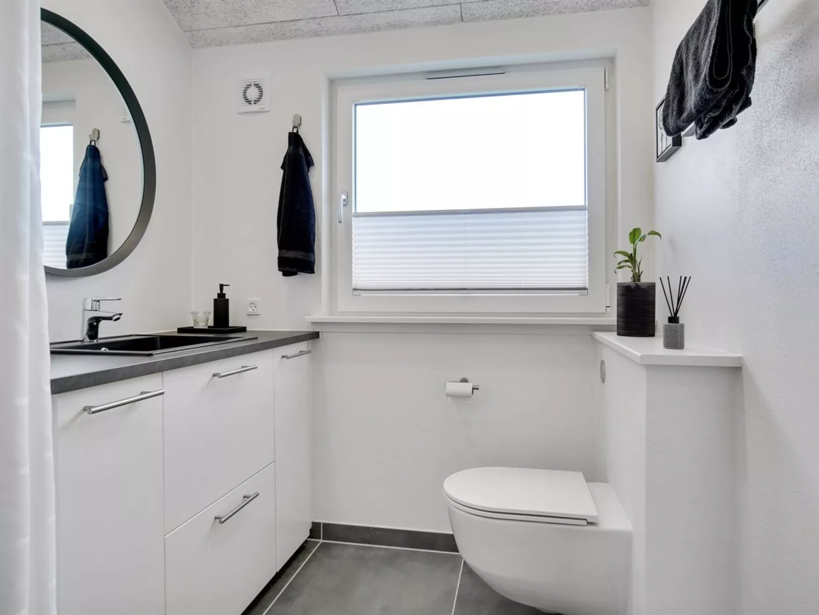 "Antina" - 400m from the sea-Binnen