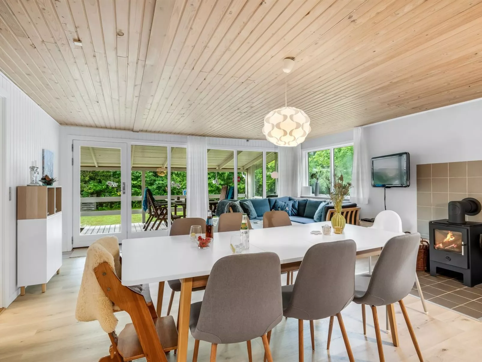 "Fergie" - 400m from the sea-Binnen