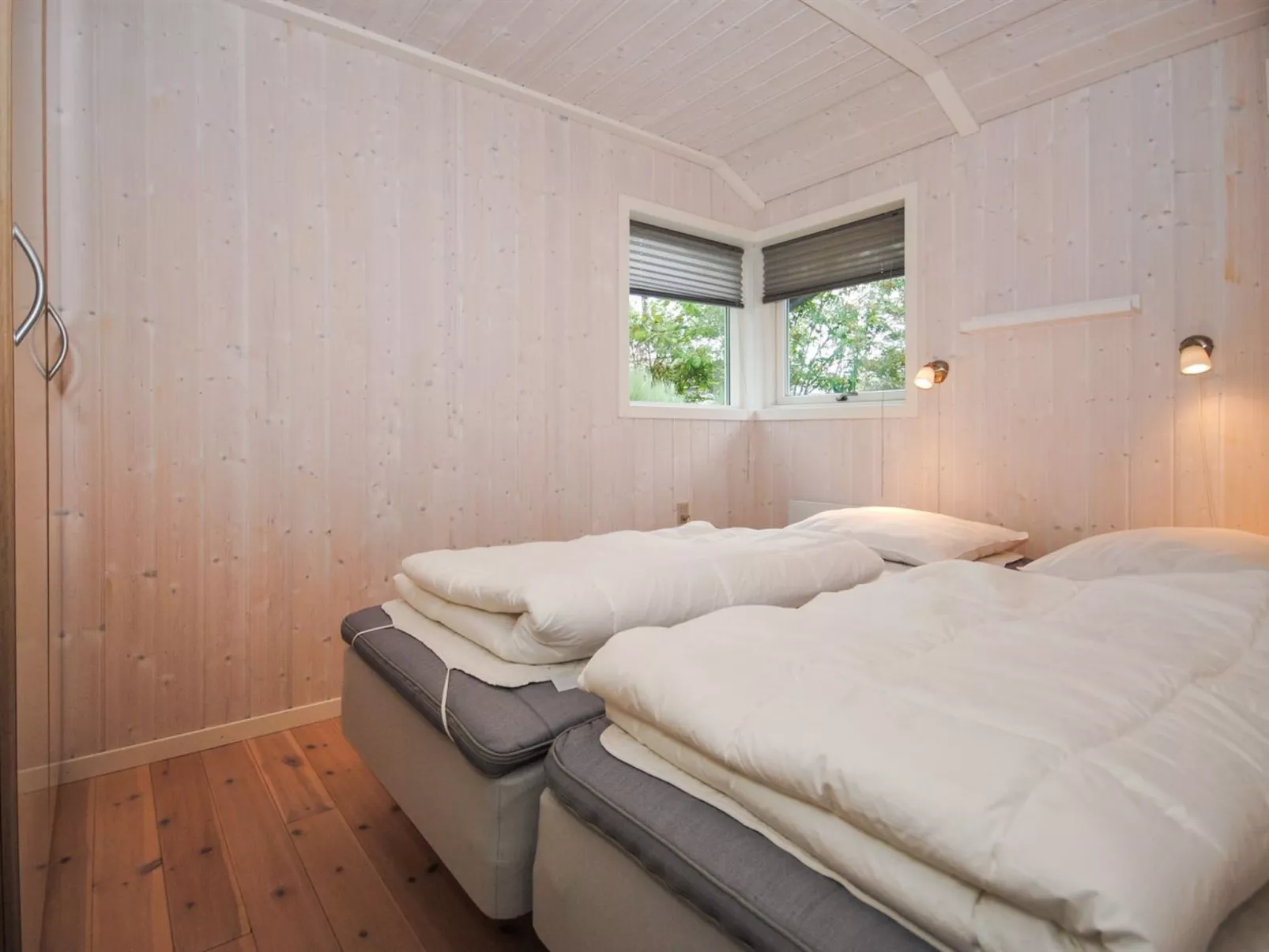 "Evelina" - 150m to the fjord-Binnen