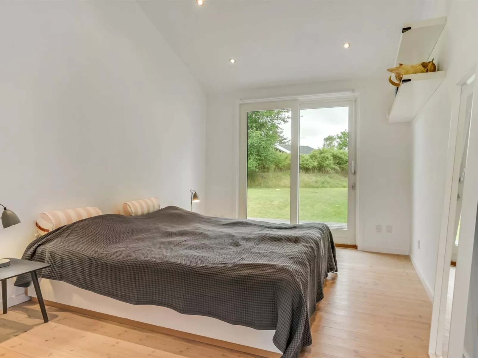 "Sverkel" - 700m from the sea-Binnen