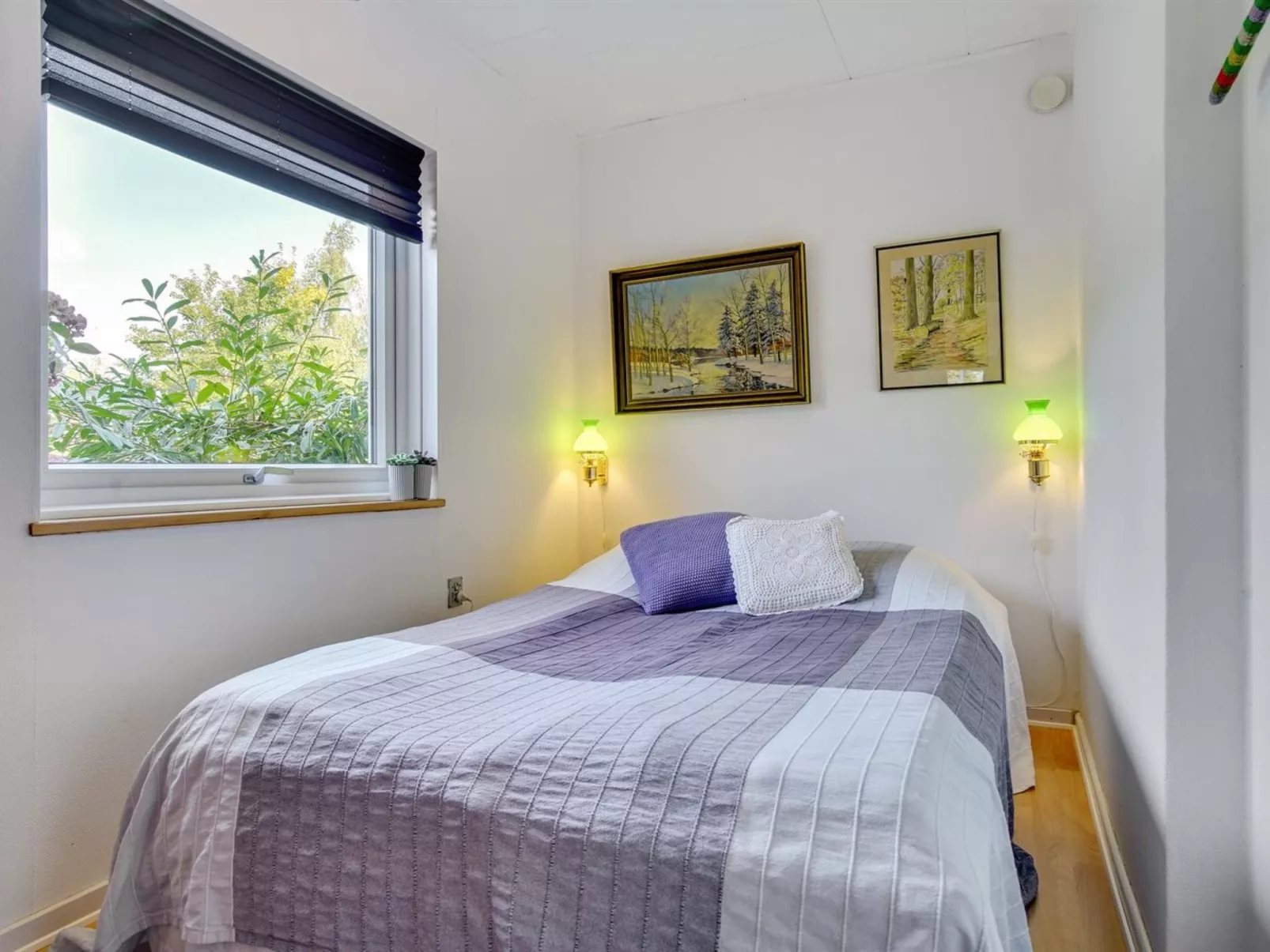 "Hattie" - 100m from the sea-Binnen