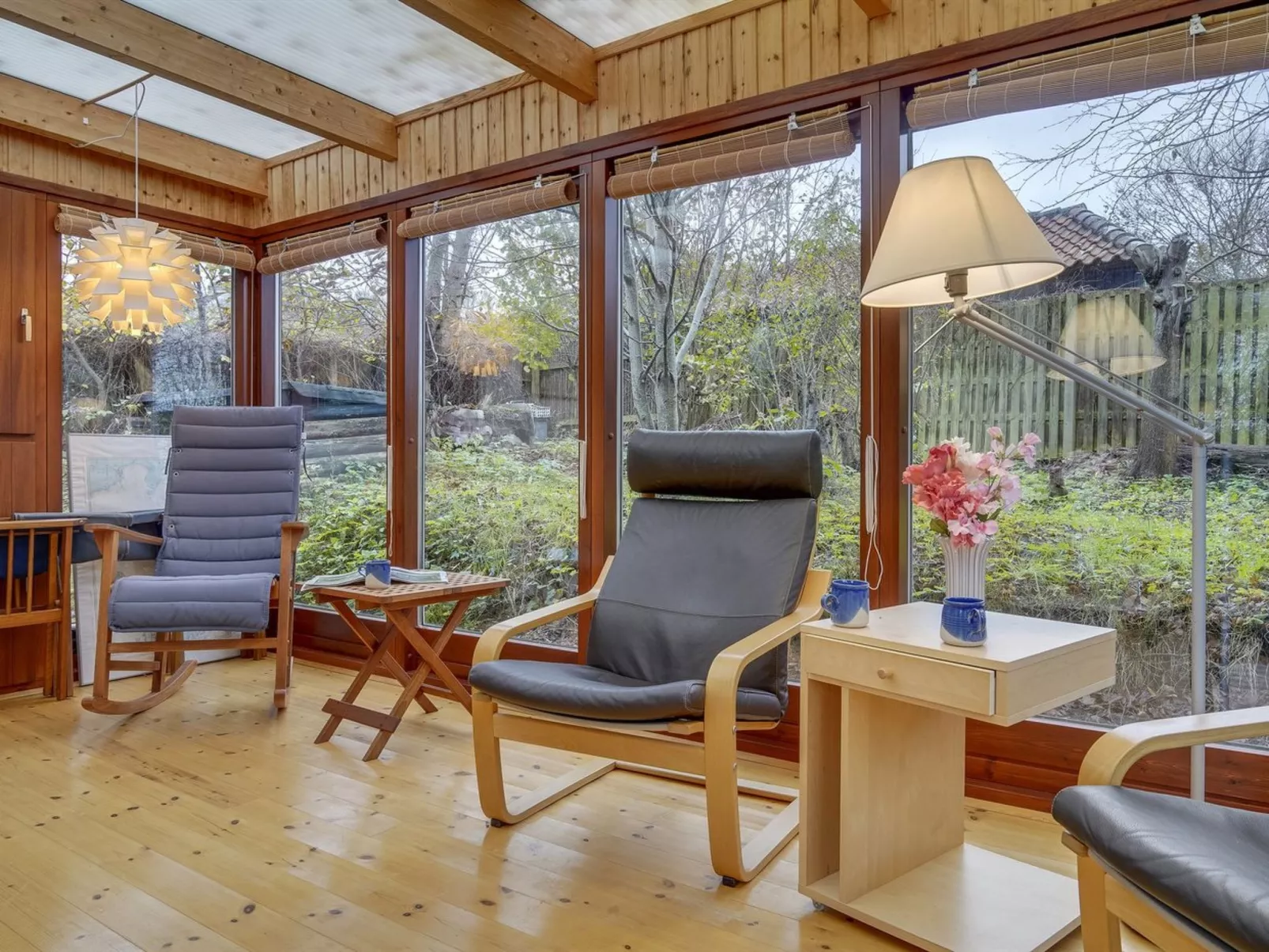 "Tabetha" - 25m from the sea-Binnen