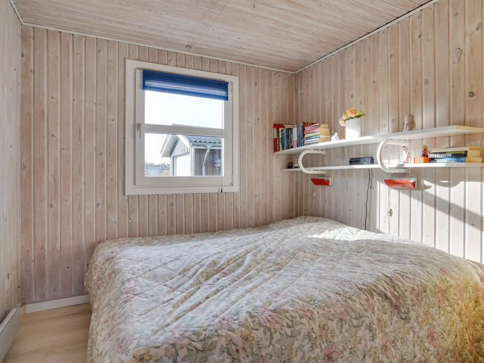 "Pertti" - 400m from the sea-Binnen