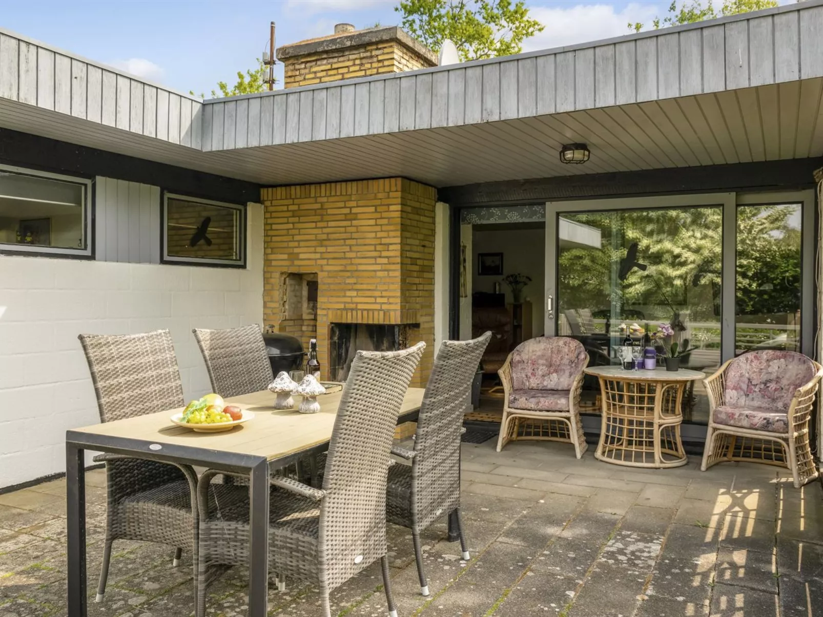 "Yak" - 350m from the sea-Buiten