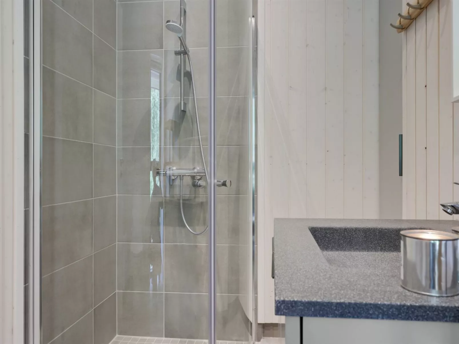 "Anarosa" - 200m from the sea-Binnen