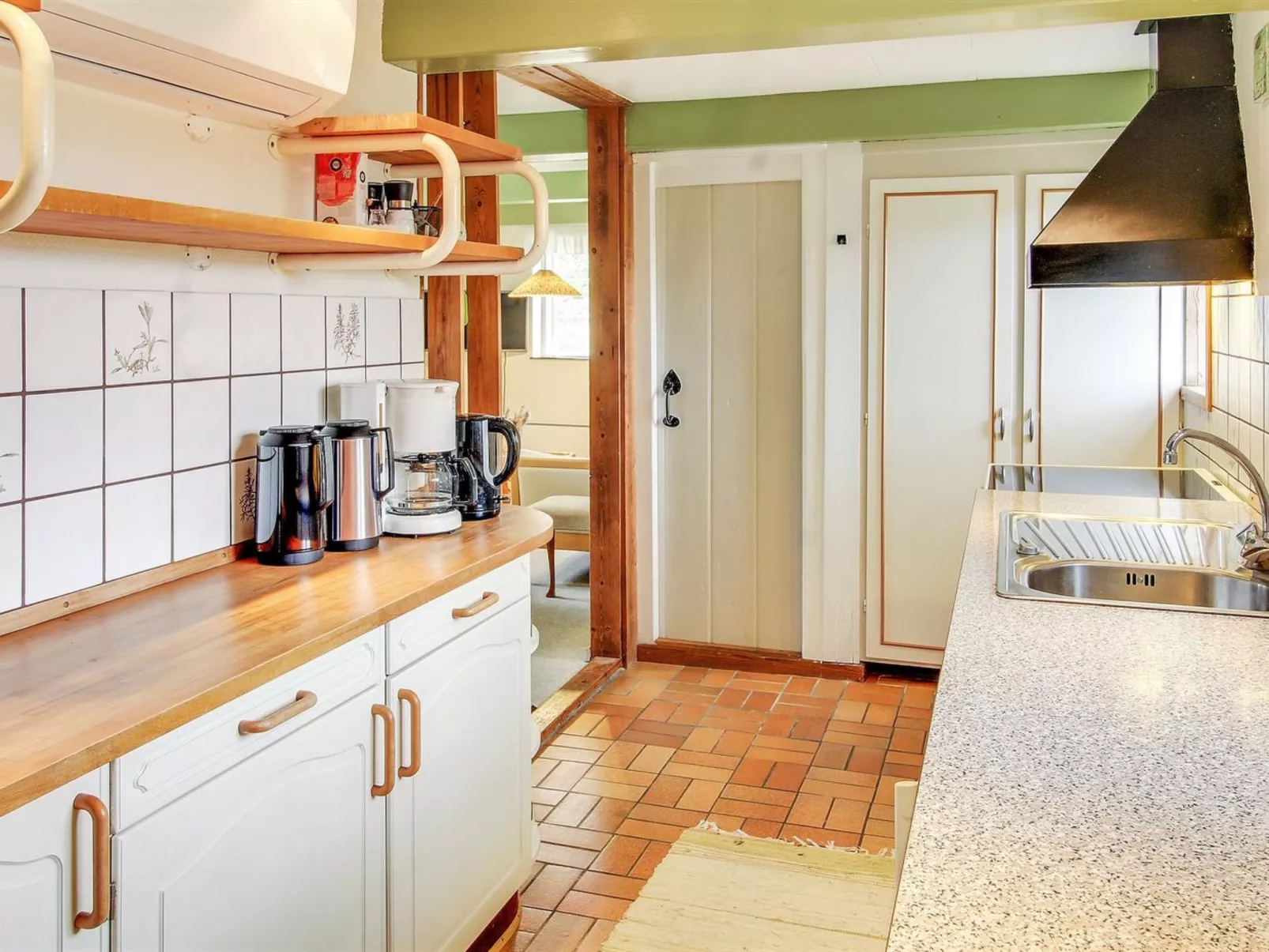 "Eduard" - 4.3km from the sea-Binnen