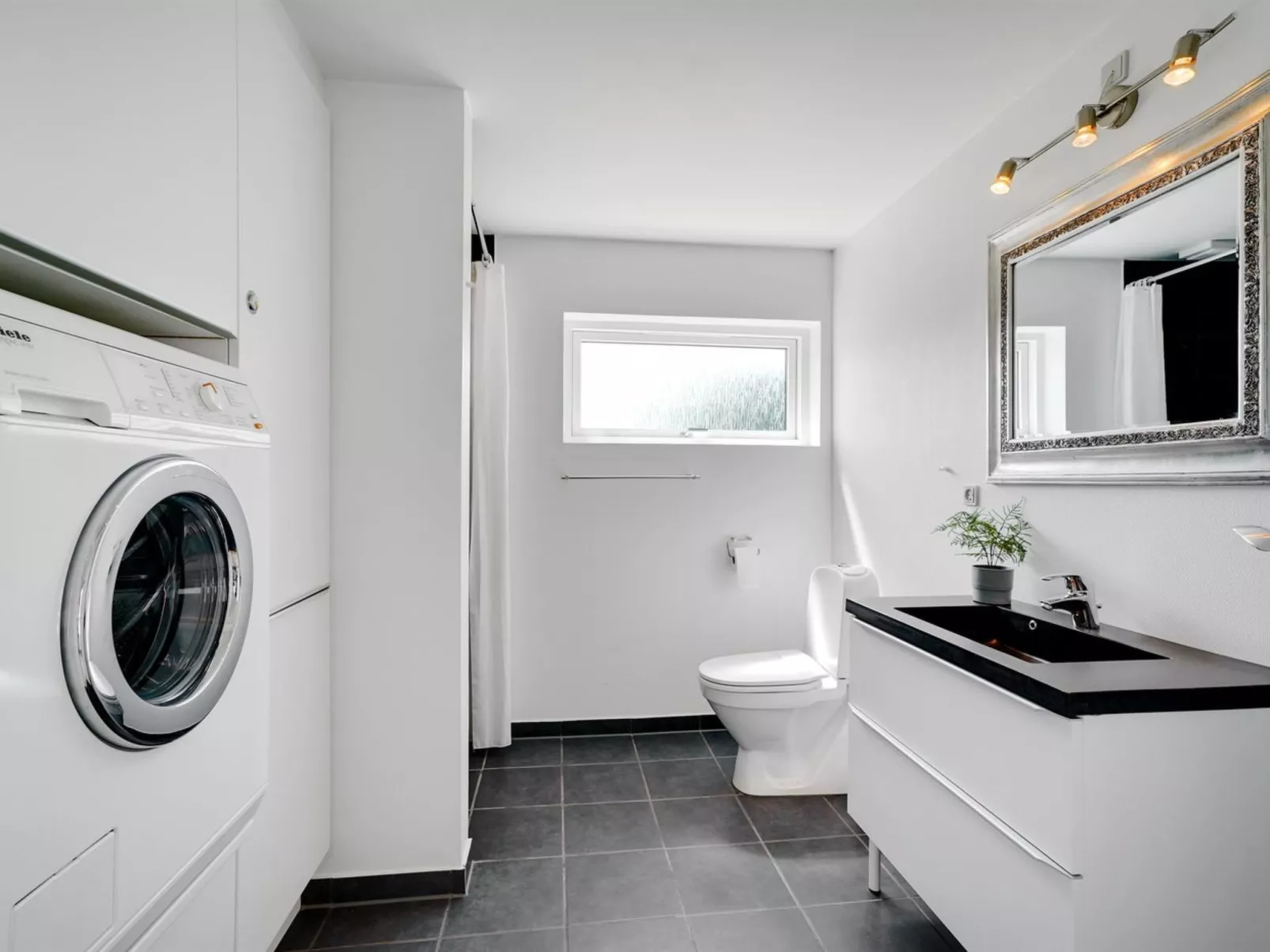 "Edvia" - 700m to the fjord-Binnen