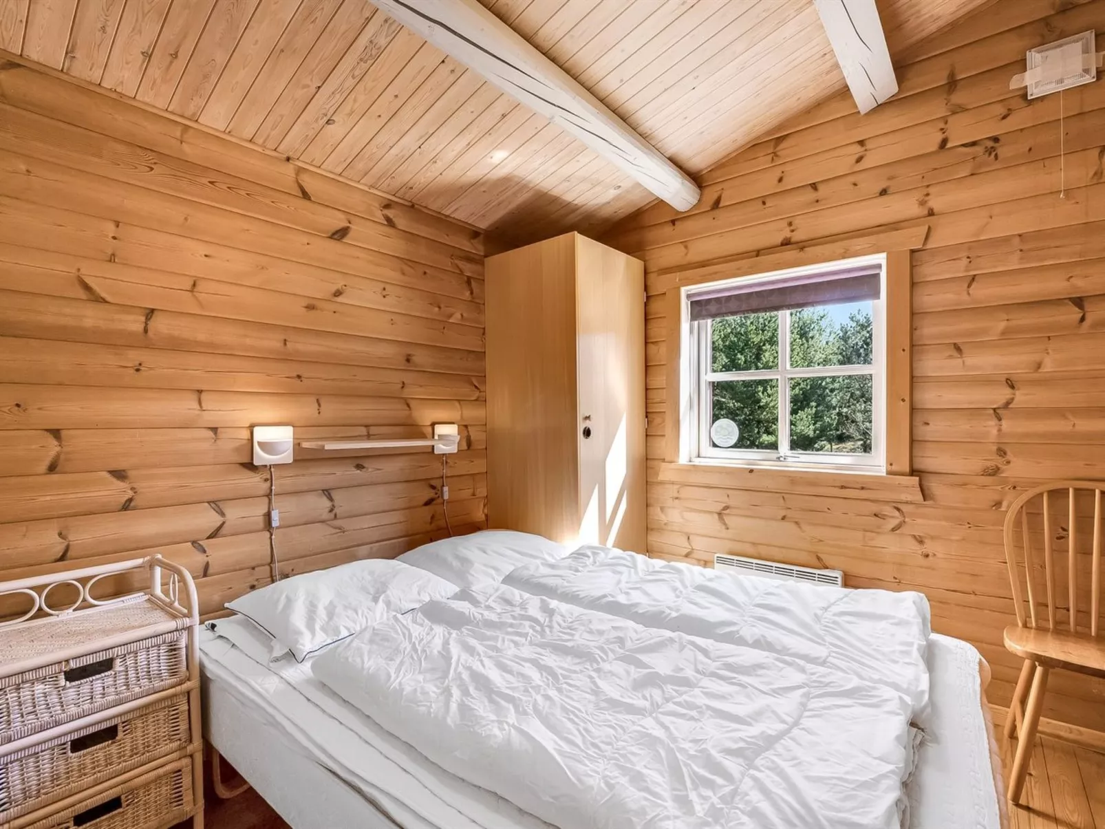 "Yaris" - 800m to the fjord-Binnen