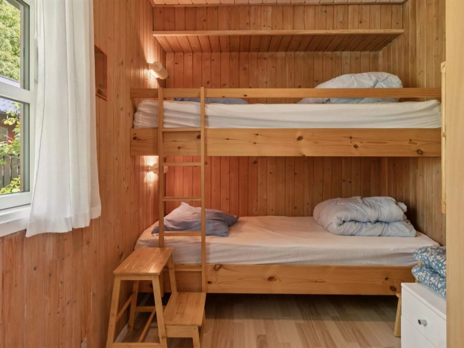 "Tom" - 125m from the sea-Binnen