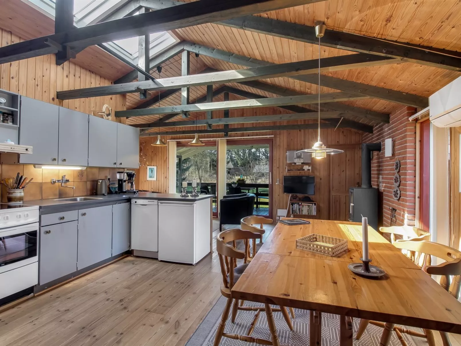 "Conradine" - 500m from the sea-Binnen