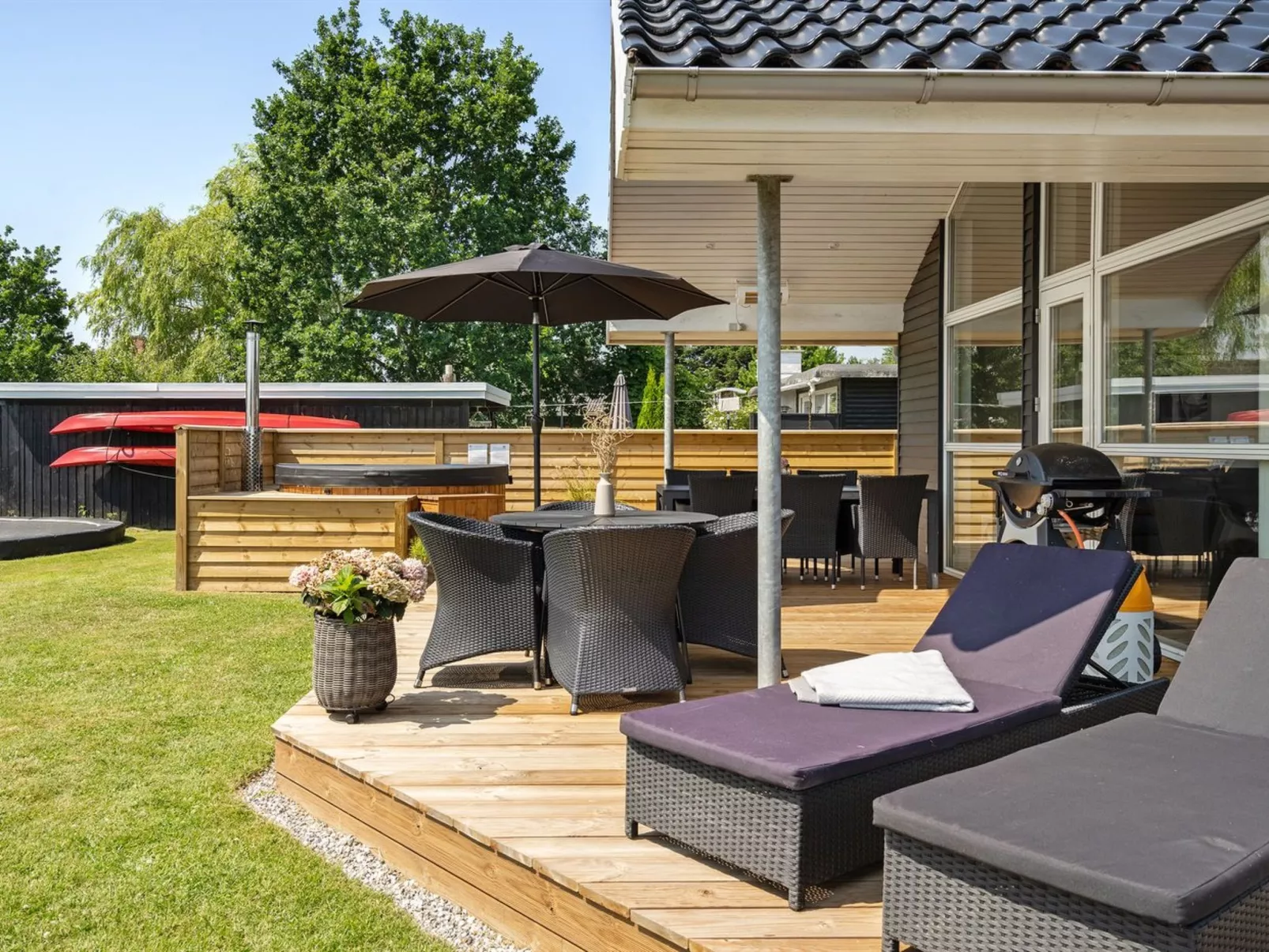 "Nine" - 200m from the sea-Buiten