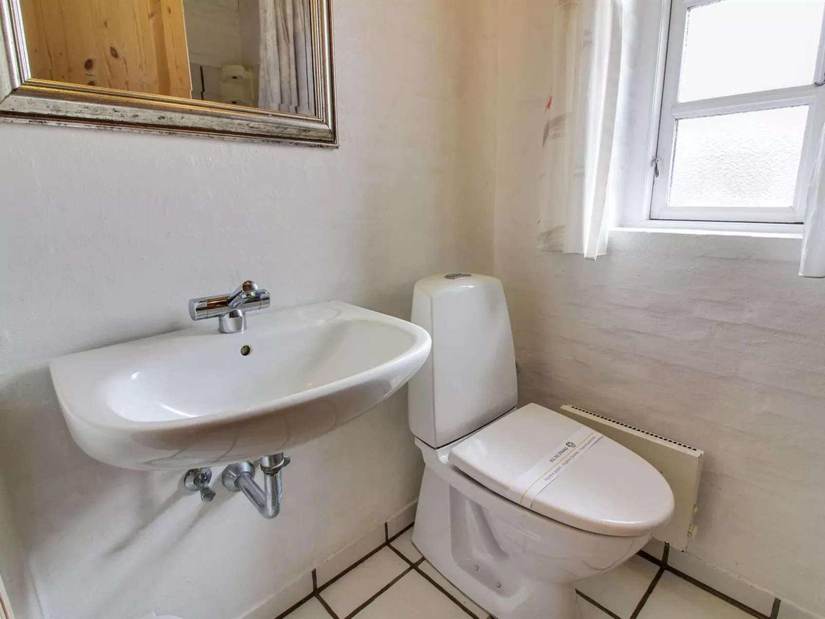 "Skuli" - 200m from the sea-Binnen