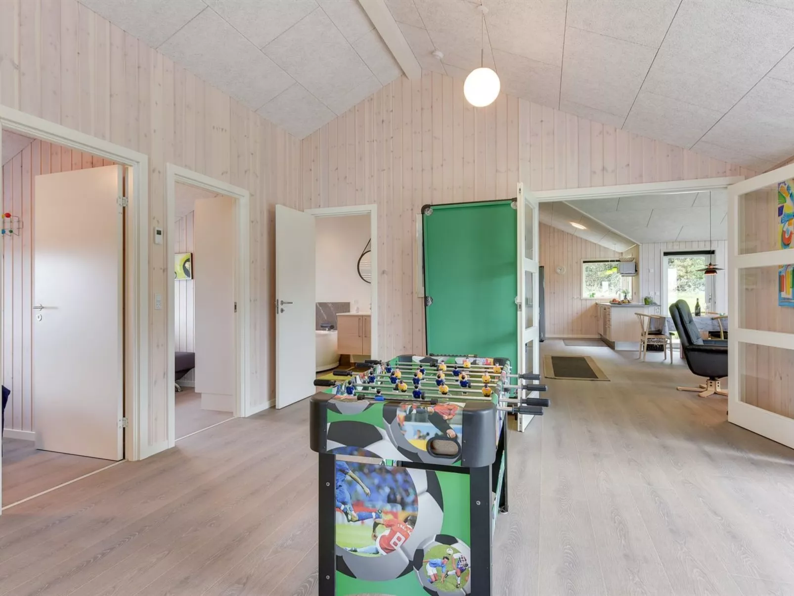 "Rathulf" - 500m from the sea-Binnen