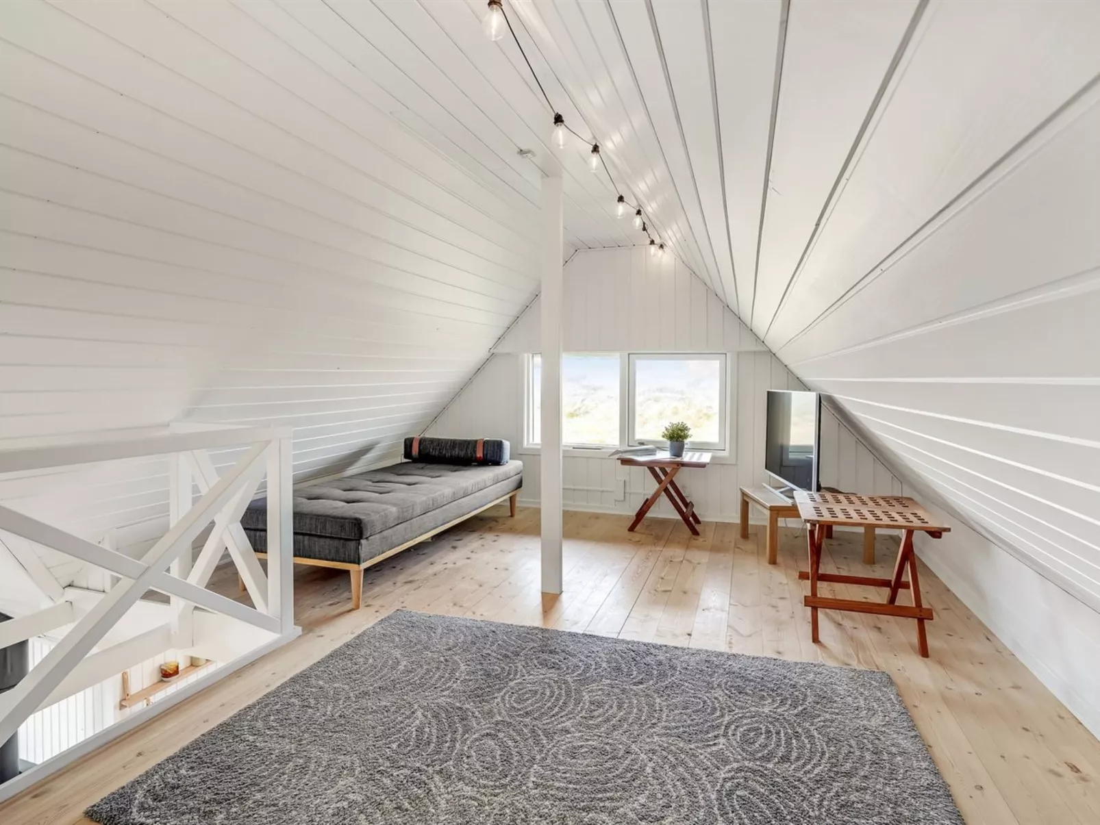 "Edvi" - 1.6km from the sea-Binnen