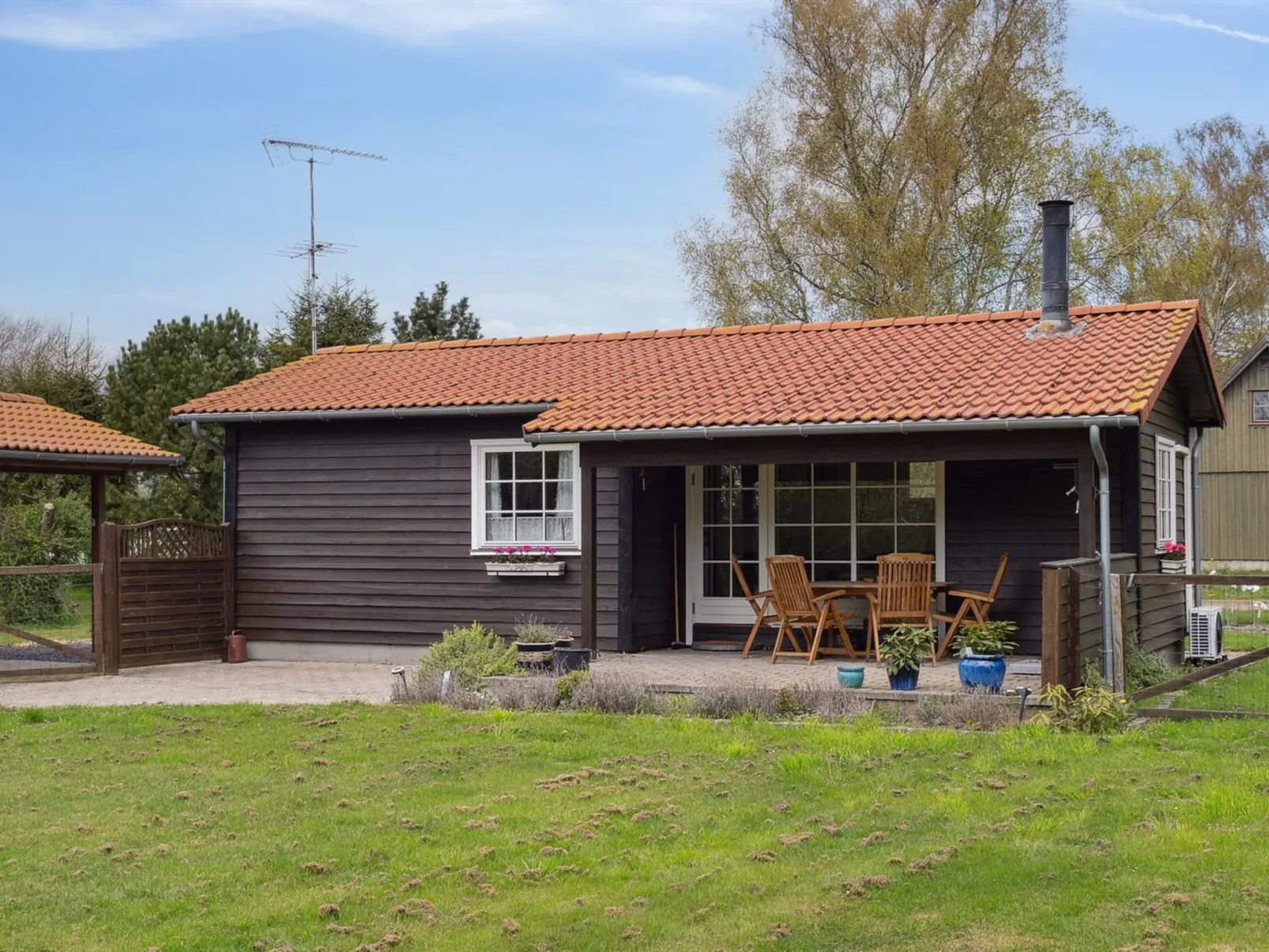 "Undis" - 660m from the sea-Buiten