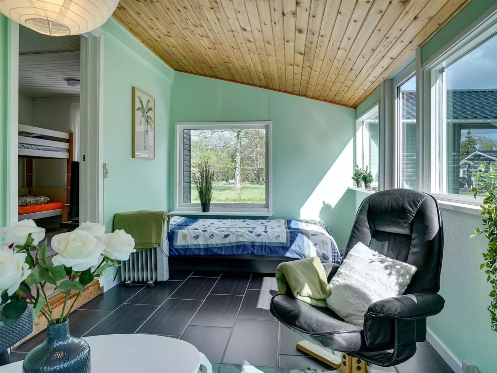 "Akira" - 500m to the fjord-Binnen