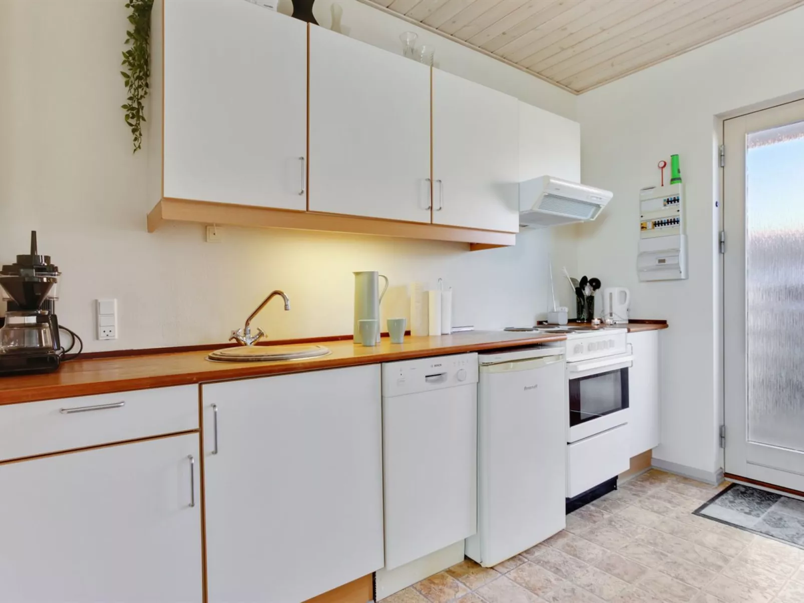 "Gulla" - 300m from the sea-Binnen